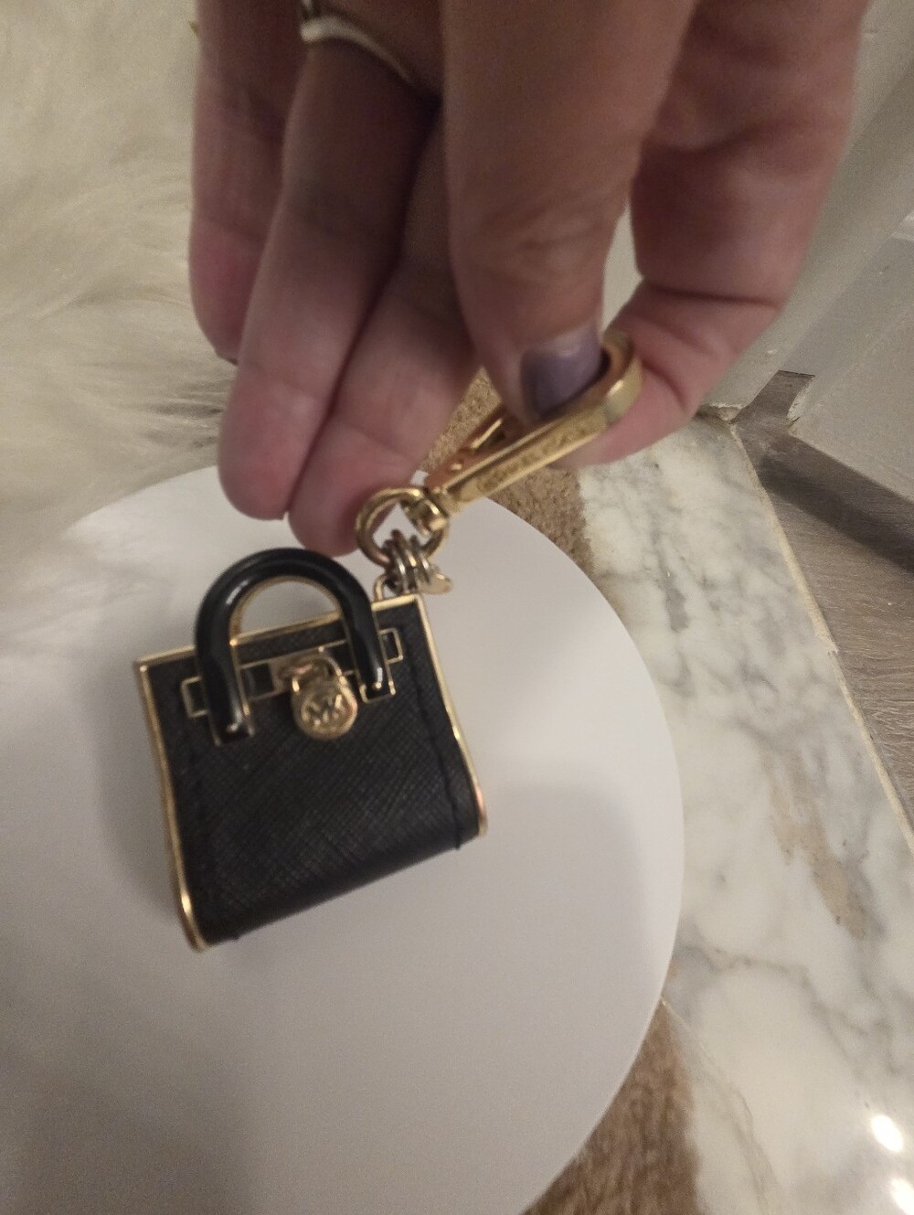 MICHEAL KORS EUC Black Mini Purse Keychain with Gold Hardware - Picture 2 of 2